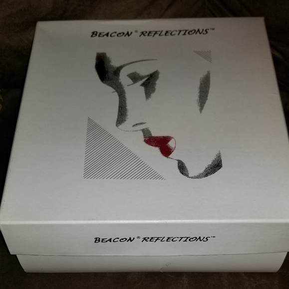 Beacon Reflections Blk/Red/White Pump - Picture 8 of 8